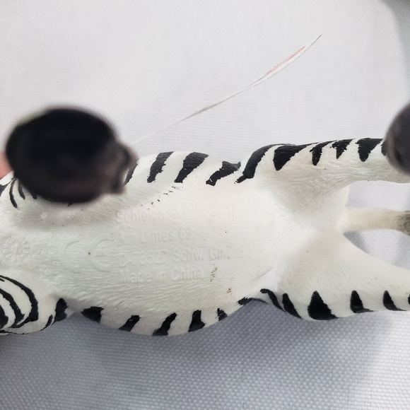 Schleich PVC Figures Giraffe Zebra Realistic Safari Female - Picture 9 of 11